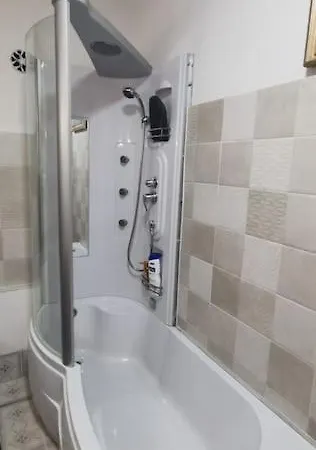Apartment 100 M2 Pour Les Vacances Ou Le Business *